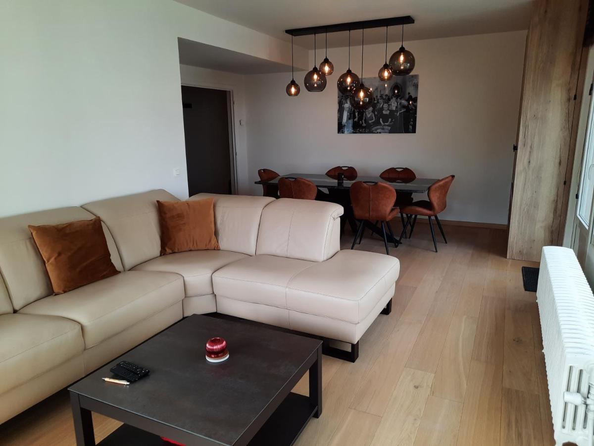 Lichtrijk En Comfortabel Hoekappartement Met Gratis Parking En Zeer Centraal Gelegen - Comme Chez Soi Oostende Exterior foto