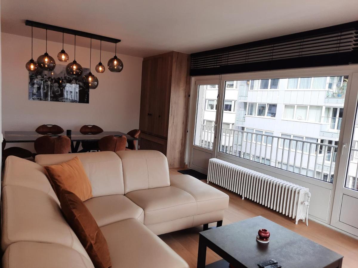 Lichtrijk En Comfortabel Hoekappartement Met Gratis Parking En Zeer Centraal Gelegen - Comme Chez Soi Oostende Exterior foto