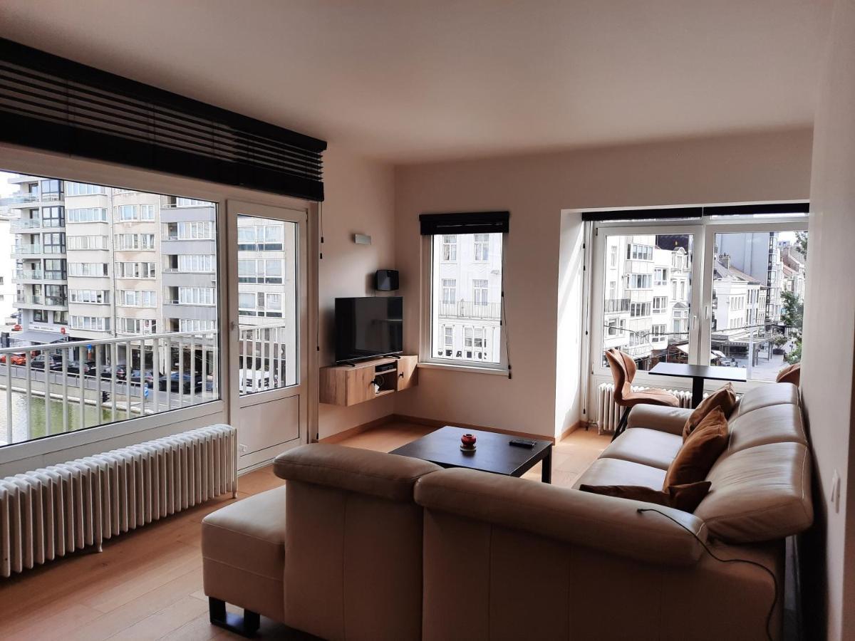 Lichtrijk En Comfortabel Hoekappartement Met Gratis Parking En Zeer Centraal Gelegen - Comme Chez Soi Oostende Exterior foto