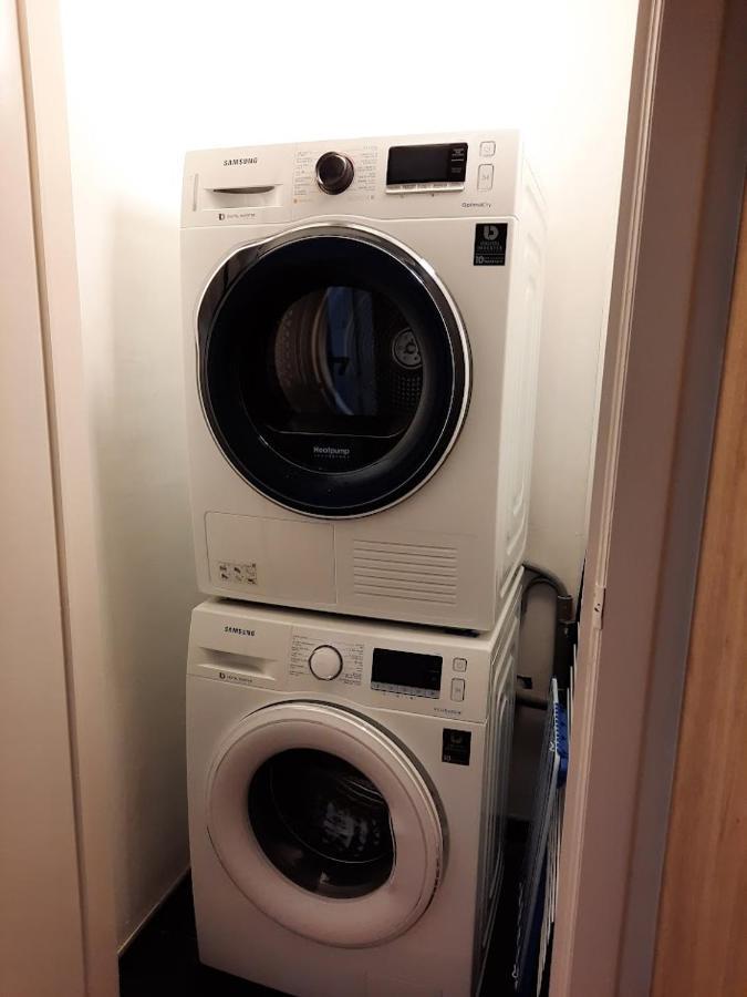 Lichtrijk En Comfortabel Hoekappartement Met Gratis Parking En Zeer Centraal Gelegen - Comme Chez Soi Oostende Exterior foto