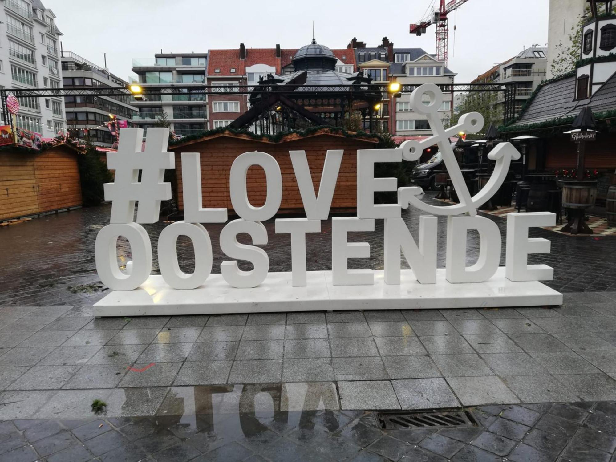 Lichtrijk En Comfortabel Hoekappartement Met Gratis Parking En Zeer Centraal Gelegen - Comme Chez Soi Oostende Exterior foto